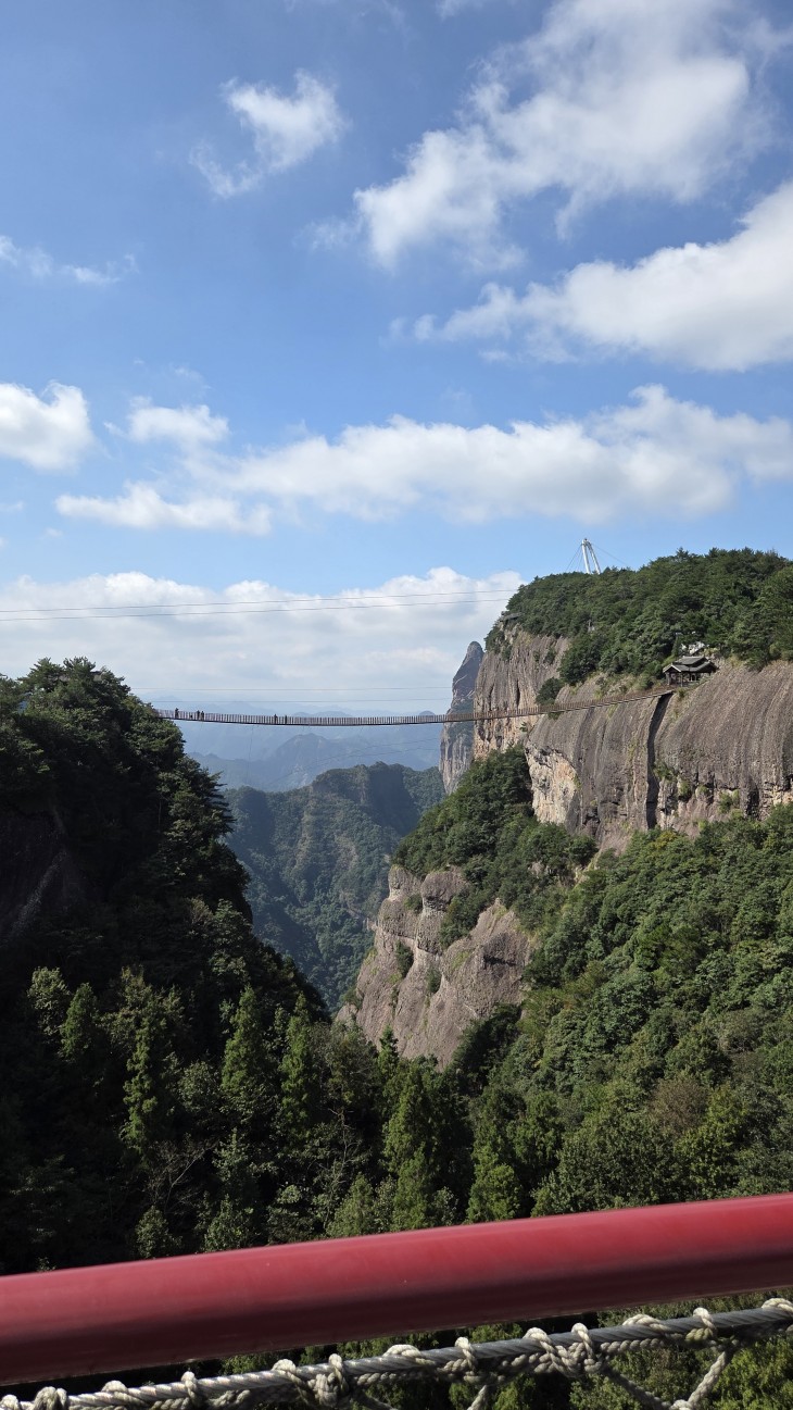 4dcc4d1903e8e6ba1d7a81c4637a8c1f_1761632